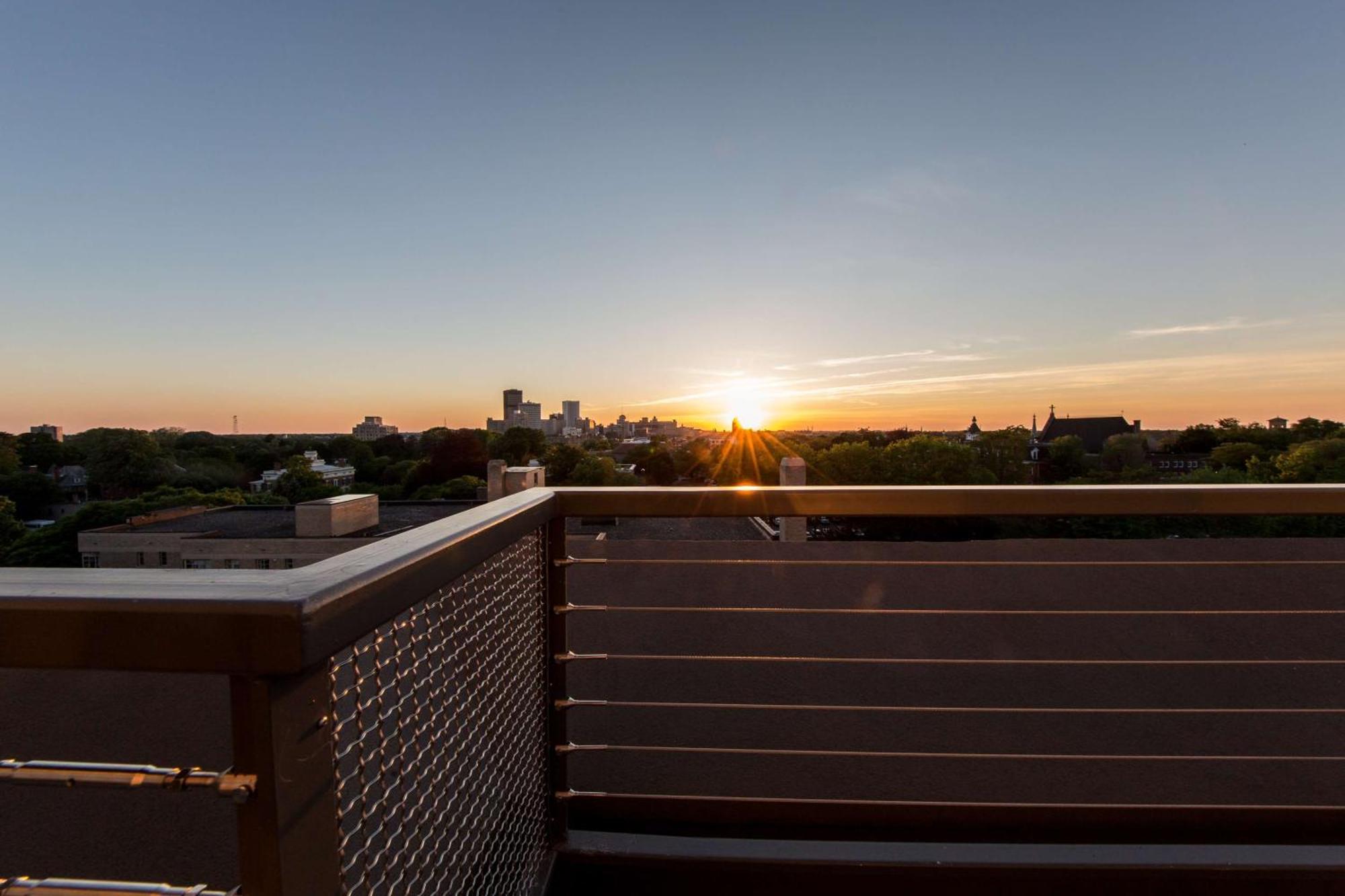 The Strathallan - A Doubletree By Hilton Hotel Rochester Exterior photo